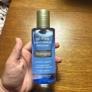Neutrogena Oil-Free eye makeup remover
